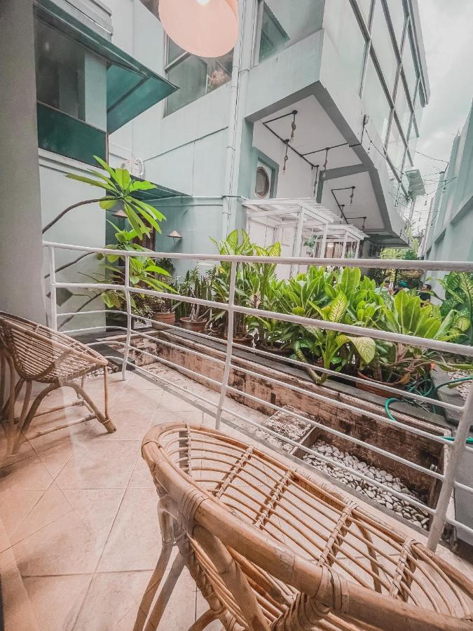 Ministry Hotel *